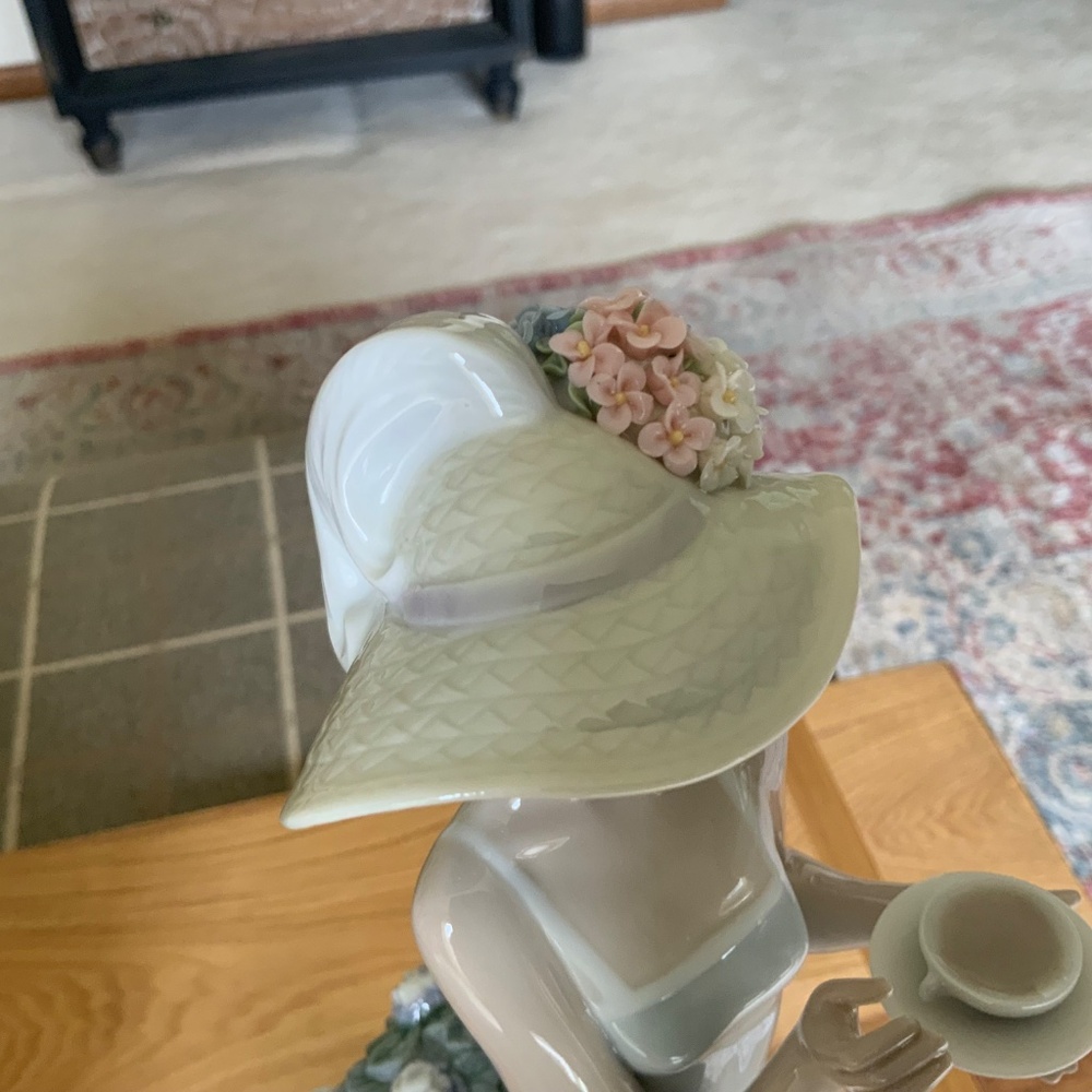 Lladro 5479 Tea Time - Picture 8 of 10